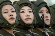 【画像】北朝鮮軍人の制服、勲章だらけでカッコ良すぎるｗｗｗ