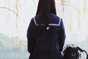 【画像】後ろ姿だけは交尾可能なJK♡