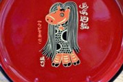 【画像】あかべこみたいなアマビエの漆器発売。アマビエブームって何なんだよ…