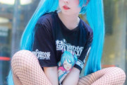 初音ミクのコスプレ白人がエロすぎる