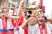 「ギャルしか勝たーん！」「パワー！」大阪・天神祭名物『ギャルみこし』が4年ぶりに復活！