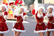 【画像】ユニバにミニスカのえちえちサンタさん現るｗｗｗ