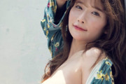 桃園怜奈　リゾートの静寂に溶け込む大人びた佇まいで魅せるエモーショナルな世界観。