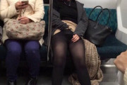 【画像】この女電車の中でオナニーしてね？ｗｗ