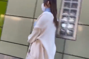 【エロ動画 素人】 街歩く清純そうなむっちりボディの爆乳お嬢さんをストーキングしてハメる
