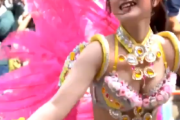 【激撮】 このｻﾝﾊﾞのﾘｽﾞﾑに合わせて踊る日本人女性が超ｽｹﾍﾞｗ （動画あり）