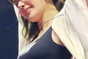 宮脇咲良たんの下乳