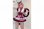 【コスプレイヤー】火将ロシエル、ミニスカートから生脚こぼれる猫耳メイド姿を披露