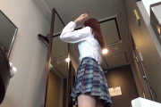 【本物】リアル生💝完全素人東京女子の裏垢動画・032　みんな大好きなデカクリ超敏感女子大生と初めてコスプレエッチした生ハメ大公開します！ホテルに入って生着替えシー...