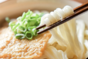 【画像】この『天ぷらうどん』に出せる金額、ガチで一致するwwwwwwww
