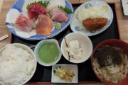 磯丸水産の満腹定食（1089円）が美味しいと話題