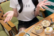 【画像】米村姫良々さん、詰めすぎな上にスカートが短すぎる