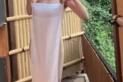 【動画】巨乳女さん、温泉でタオルが落ちてびっくりwnmwmwmwm