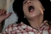 【素人妻・無】 エっロいフェラからの生本番。絶叫するパジャマ姿の嫁。