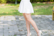 【画像】人妻さん、スカートのゴム切れTバックのお尻が丸出しｗｗｗ