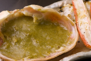 (ヽ´ん`)「足の先までカニ味噌が詰まった高級カニを食べた」