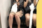 【画像】電車に乗ってるところを撮られたAV女優さん、普通の女子大生かOLにしか見えないｗｗｗ
