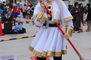 【画像】白人美少女「葬送のフリーレンのコスプレしてみたｗ」