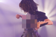 【画像】地下アイドル、おっぱいがでかすぎて衣装からはみ出してしまうｗｗｗｗ