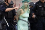 【画像】激エロ自由の女神さん、逮捕
