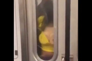 ニューヨークの地下鉄の連結部分でセックスするカップルが撮影されたｗｗｗ