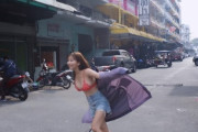 【画像】井口裕香さん、タイの路上ではしゃぐwwwwwwwwwwwwwwwwwww