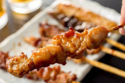 【悲報】焼き鳥、串から外さない奴7割もいた