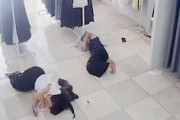 ◆【動画】素早いアイツにパンツの中に進入された女さんがｗｗｗ