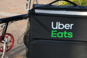 【画像】顔60点体90点のウーバーイーツ配達員