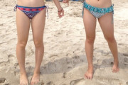 【画像】水着画像の下半身部分だけでどっちとやりたいか決めてくれｗｗｗｗｗｗｗ