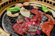 【動画】韓国の裸エプロン焼肉屋