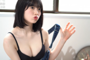 黒髪ボブのロリ顔アイドル、初水着グラビア動画が可愛すぎて逸材wwwww百瀬せいなの色白美肌ボディが極上！！！