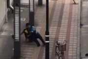 【動画】日本の警察さん、油断して犯人に逃げられてしまう
