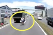 【埼玉】自殺？日光街道でヤバい自転車乗りが撮影される。