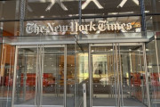 ニューヨーク・タイムズ編集長「デモについて異なる意見も重要」→