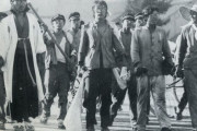 【画像】1933年旧制山口高等学校の応援団、怖いｗｗｗ