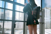【画像】後ろ姿だけは美少女な女子高校生