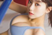 【画像】田中美久ちゃん、爆乳を放りだして筋トレしてしまうwwwwwwww「両方顔より大きいなんて」