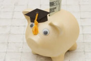 【朗報】奨学金「出世払い」検討…首相が指示 一定年収になったら返済