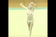 パンティ一枚で体操競技をしている女性のおっぱいの揺れに注目ｗｗｗ