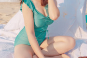 【画像】女って細くて小柄で華奢なのにプニプニな身体なのが一番多いけどなんでそんなエッチな身体になってるの？