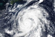 台風19号、地球史上最大級か？　ハリケーン規模は「存在しない6に相当」
