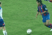 【GIF】ロナウジーニョさん(全盛期)テクすごすぎワロタｗｗｗｗｗ