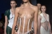実はファッションショーってモデルのおっぱいを見放題なのをご存知ですかｗｗｗ