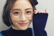 【画像】女性の丸眼鏡ってええよなぁ…