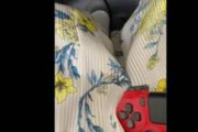 【動画あり】 20代OL『バイブ持ってないからPS4のコントローラーの振動でオナってみたｗｗｗｗｗｗｗｗ』
