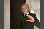 【悲報】【悲報】XJAPANのYOSHIKIさん、喪服で加工自撮りして大炎上ｗｗｗｗ