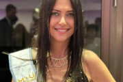 【画像】アルゼンチンのミスコン、60歳のクソババアが優勝して炎上ｗｗｗｗｗｗｗ