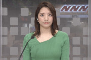 【画像】日テレの笹崎里菜アナ、おっぱいの形をクッキリさせてしまう