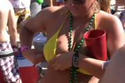 テキサスのビーチパーティーでビキニの女性達がエロ過ぎますｗｗｗ